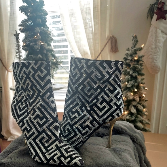 INC STUNNING GEOMETRIC CRYSTAL BOOTIES w GOLD STILETTO NEW! - Picture 6 of 8